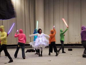 早着替え光のドレス円音